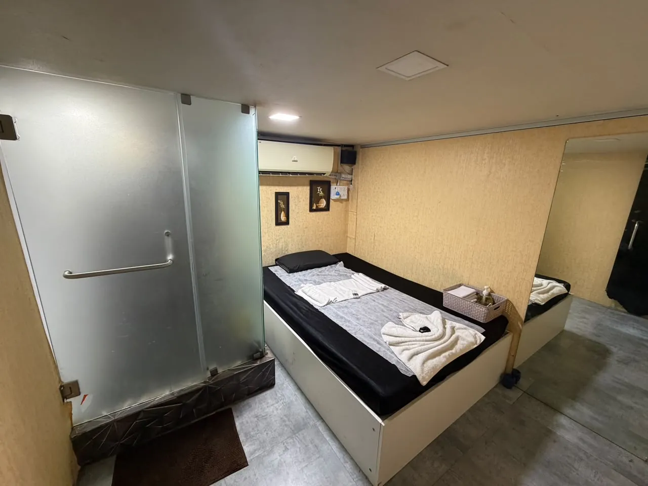 Private A/C massage room at Oberoi Luxury Spa, Andheri West