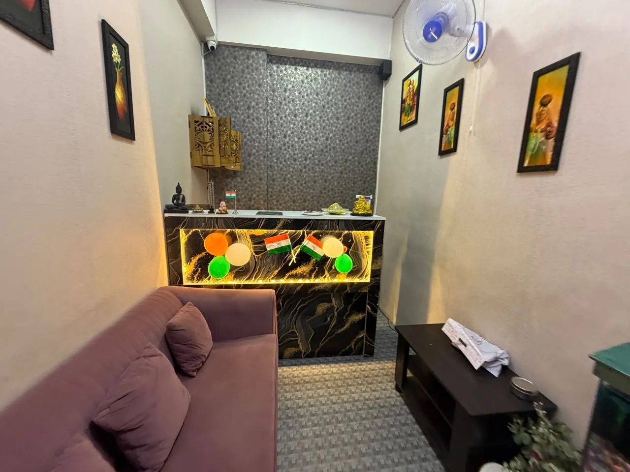 Reception desk at Oberoi Luxury Spa Andheri West